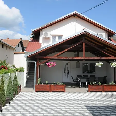 Favorit Apartments Cacak Exterior photo