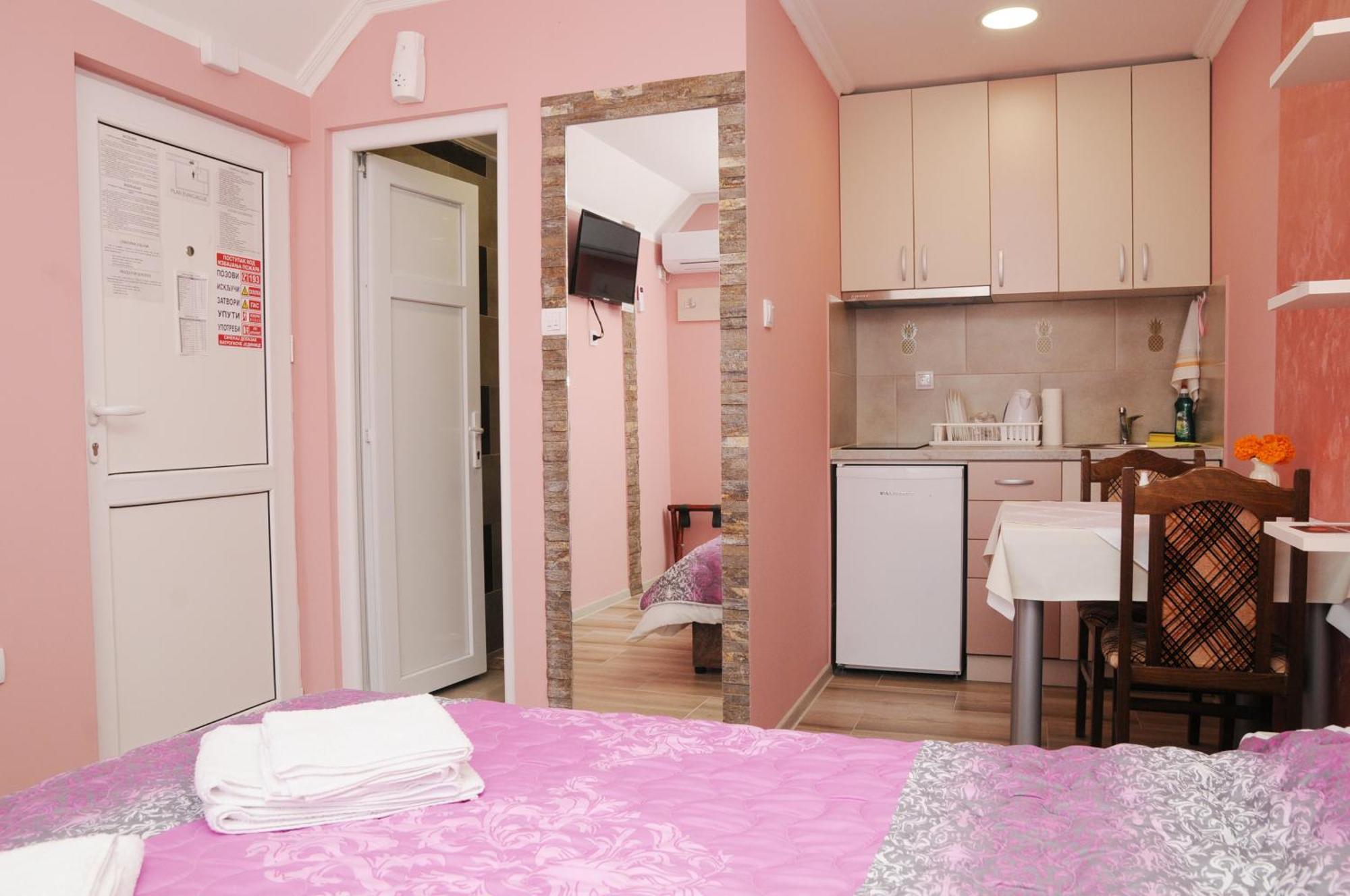 Favorit Apartment *
